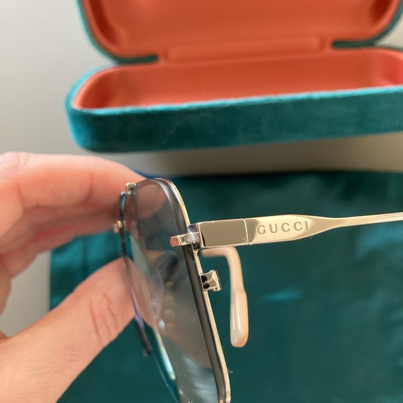 Authentic Gucci sunglasses - Picture 7 of 11